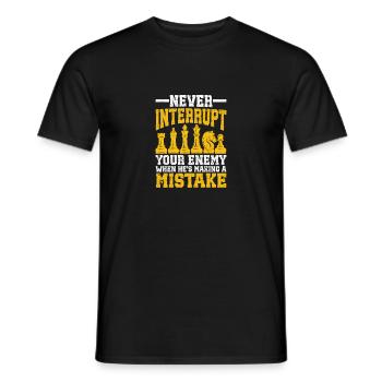 Unterbreche niemals deinen Gegner, wenn er einen - Männer T-Shirt - Schwarz - Vorne - AI Model Male 178 light (178cm)