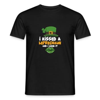 I Kissed A Leprechaun And I Liked It - Männer T-Shirt - Schwarz - Vorne - AI Model Male 178 light (178cm)