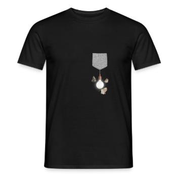 Papillon de nuit attiré par l’ampoule suspendue à la poche - T-shirt homme - noir - Devant - AI Model Male 178 light (178cm)