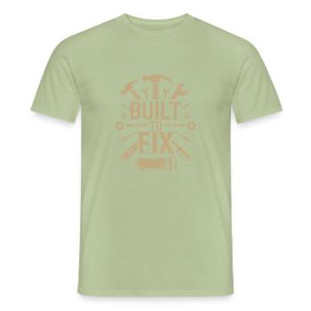 CONSTRUIT POUR RÉPARER - T-shirt homme - vert sauge - Devant - AI Model Male 178 light (178cm)
