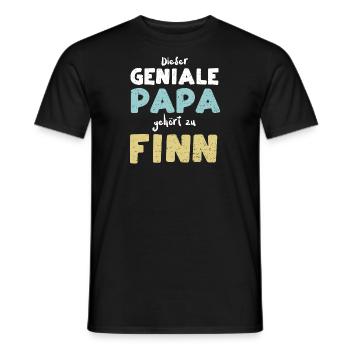 Dieser Geniale Papa Gehört Zu Finn - Männer T-Shirt - Schwarz - Vorne - AI Model Male 178 light (178cm)