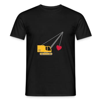 ★ Designfarben änderbar ★ Seilbagger mit Herz - Männer T-Shirt - Schwarz - Vorne - AI Model Male 178 light (178cm)