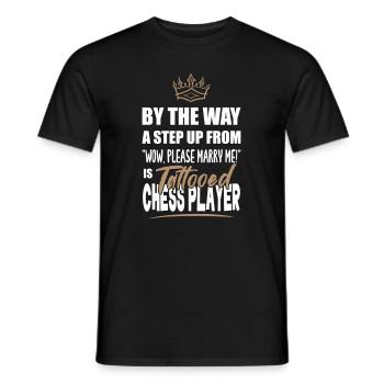Tätowierte Schachspieler sind die attraktivsten. - Männer T-Shirt - Schwarz - Vorne - AI Model Male 178 light (178cm)