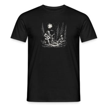 Mystische Nacht im Wald mit Bigfoot und Alien am - Männer T-Shirt - Schwarz - Vorne - AI Model Male 178 light (178cm)