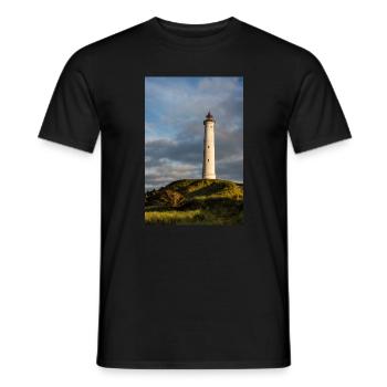 Leuchtturm Lyngvig Fyr in Dänemark - Männer T-Shirt - Schwarz - Vorne - AI Model Male 178 light (178cm)