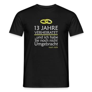 13 Jahre Verheiratet Veilchenhochzeit Geschenk - Männer T-Shirt - Schwarz - Vorne - AI Model Male 178 light (178cm)