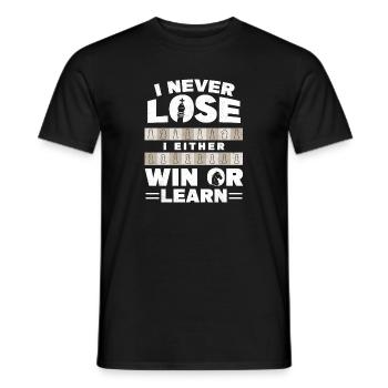 Funny Chess Player Gift I Never Lose I Either Win - Männer T-Shirt - Schwarz - Vorne - AI Model Male 178 light (178cm)