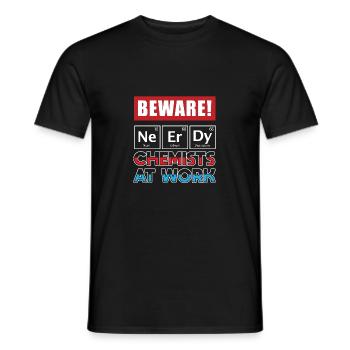 Les chimistes au travail. Génie ou nerd. Poison - T-shirt homme - noir - Devant - AI Model Male 178 light (178cm)