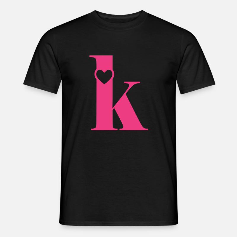 Buchstabe k Anfangsbuchstabe mit Herz - Männer T-Shirt - Schwarz