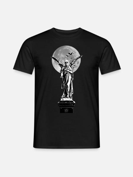 Angel of death in front of moon with bats - Men's T-Shirt - black