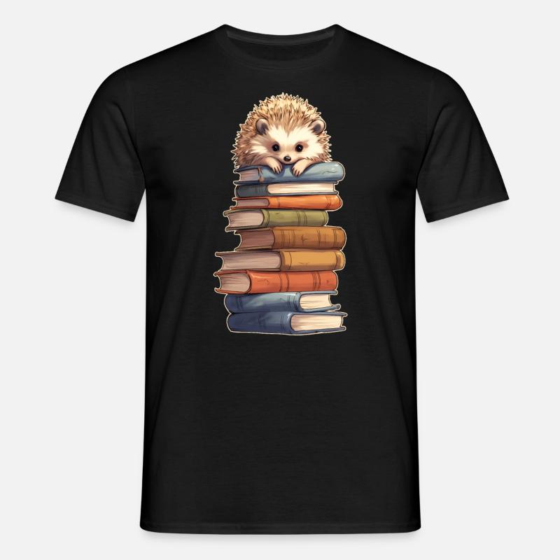 Hedgehog on stack of books - Men's T-Shirt - black