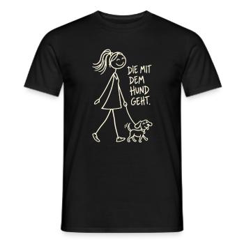 Die mit dem Hund geht – Gassi-Spruch für Frauen - Männer T-Shirt - Schwarz - Vorne - AI Model Male 178 light (178cm)