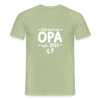 Werdender Opa Geschenk Schwangerschaft 2023 - Männer T-Shirt - Sage - Vorne - AI Model Male 178 light (178cm)