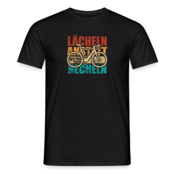 E-Bike - Lächeln statt hecheln - Geschenk - Männer T-Shirt - Schwarz - Vorne - AI Model Male 178 light (178cm)