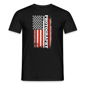 Photography Camera Lens American - Männer T-Shirt - Schwarz - Vorne - AI Model Male 178 light (178cm)