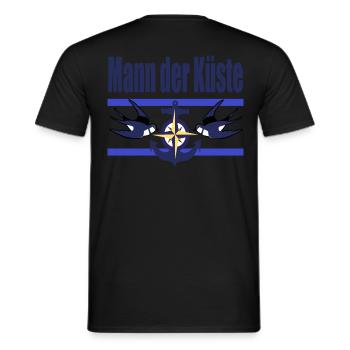 Mann der Küste, Nordsee Ostsee Maritim T-Shirt - Männer T-Shirt - Schwarz - Hinten - AI Model Male 178 light (178cm)