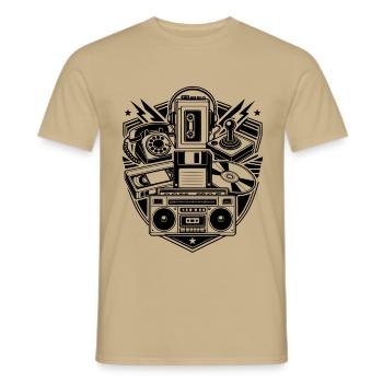 Retro Technik - Männer T-Shirt - Sandbeige - Vorne - AI Model Male 178 light (178cm)