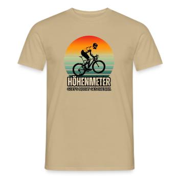 Lustiger Radspruch - Höhenmeter nicht geschenkt - Männer T-Shirt - Sandbeige - Vorne - AI Model Male 178 light (178cm)