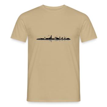 Skyline - Küste Sylt - Männer T-Shirt - Sandbeige - Vorne - AI Model Male 178 light (178cm)