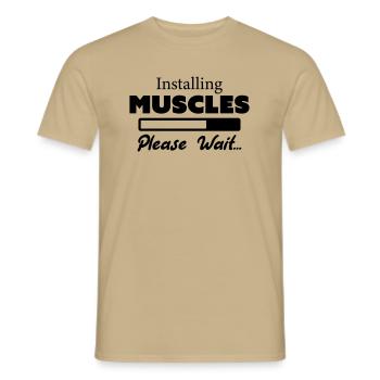 Muskeln loading aufbauen Sportmuffel Sport lustig - Männer T-Shirt - Sandbeige - Vorne - AI Model Male 178 light (178cm)