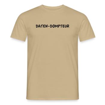 Daten Dompteur - Männer T-Shirt - Sandbeige - Vorne - AI Model Male 178 light (178cm)