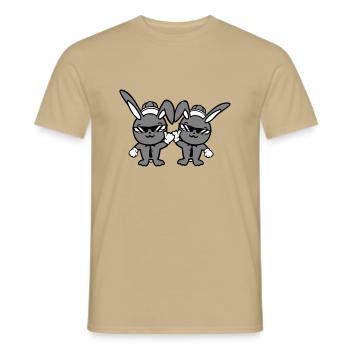 2 Hasen Sonnenbrille Cappy Krawatte Mütze Freunde - Männer T-Shirt - Sandbeige - Vorne - AI Model Male 178 light (178cm)
