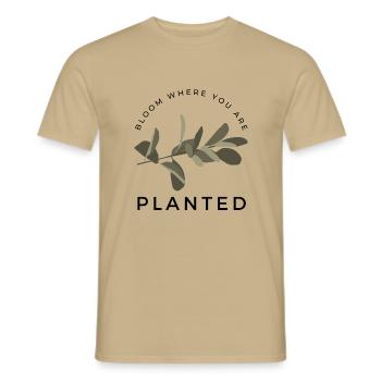 blühe, wo du gepflanzt bist - Männer T-Shirt - Sandbeige - Vorne - AI Model Male 178 light (178cm)