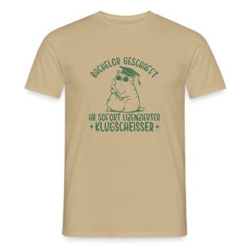 Bachelor Abschluss Katze Lizenzierter Klugscheißer - Männer T-Shirt - Sandbeige - Vorne - AI Model Male 178 light (178cm)