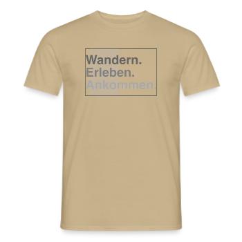 Wandern erleben - Männer T-Shirt - Sandbeige - Vorne - AI Model Male 178 light (178cm)