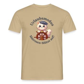 Urlaubsmodus: Matrosen-Mütze auf - Männer T-Shirt - Sandbeige - Vorne - AI Model Male 178 light (178cm)
