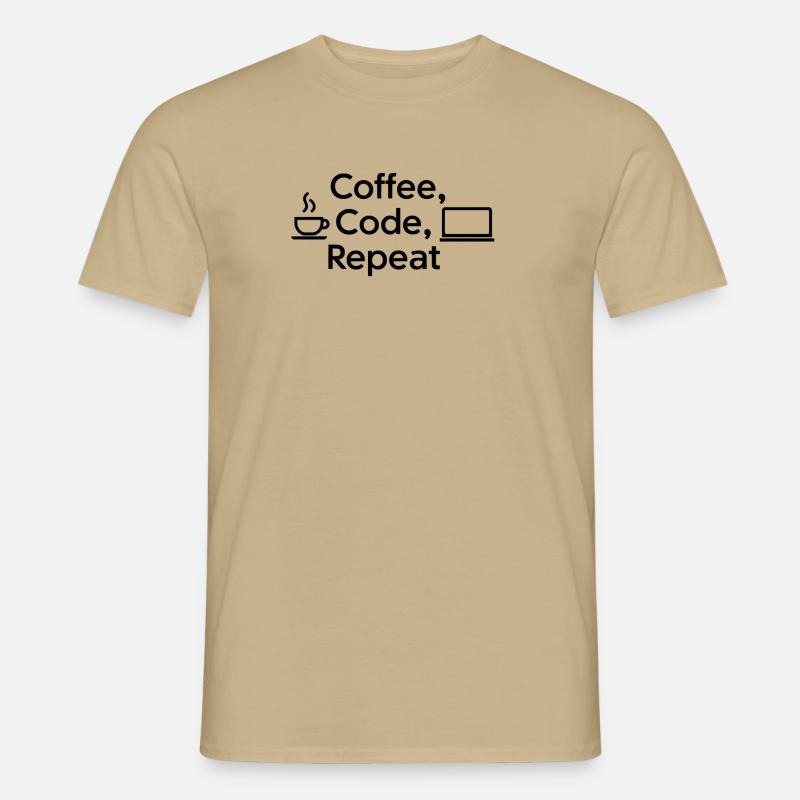Kaffee & Code: Tägliche Routine - Männer T-Shirt - Sandbeige