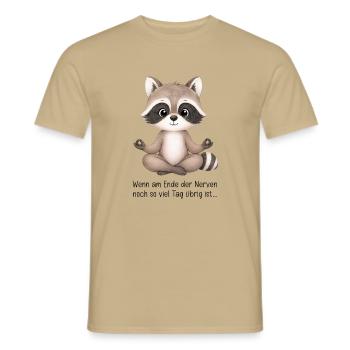 Lehrerhumor Waschbär Meditation Waschbärenklasse - Männer T-Shirt - Sandbeige - Vorne - AI Model Male 178 light (178cm)