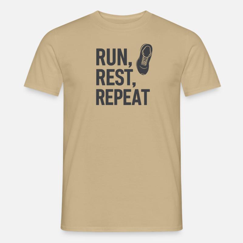 Run & Repeat Motivation - Männer T-Shirt - Sandbeige