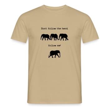 Ne suivez pas le troupeau, suivez-moi ! - T-shirt homme - beige sable - Devant - AI Model Male 178 light (178cm)