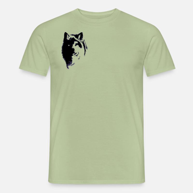 Wolf black & white - Männer T-Shirt - Sage