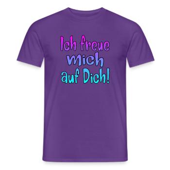 Ich freue mich auf Dich - SPRÜCHE - Männer T-Shirt - Lila - Vorne - AI Model Male 178 light (178cm)