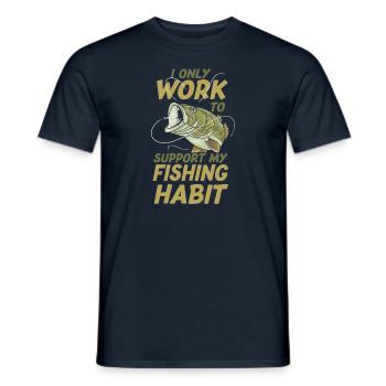 Je ne travaille que pour soutenir mon habitude de pêche drôle - T-shirt homme - marine - Devant - AI Model Male 178 light (178cm)
