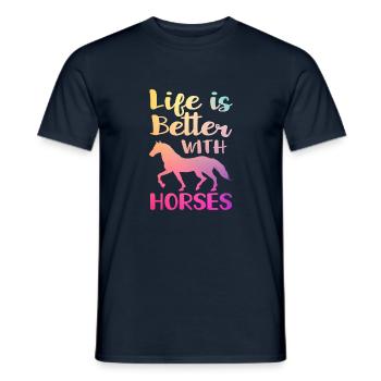 La vie est meilleure avec les chevaux - T-shirt homme - marine - Devant - AI Model Male 178 light (178cm)