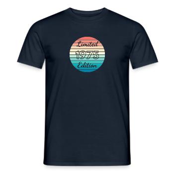 Edition limitée 1975 - T-shirt homme - marine - Devant - AI Model Male 178 light (178cm)