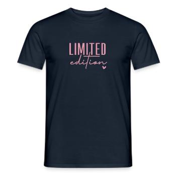 „Limited Edition“ - Männer T-Shirt - Navy - Vorne - AI Model Male 178 light (178cm)