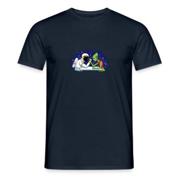 Sonnensystem Universum Sterne Alien Astronaut - Männer T-Shirt - Navy - Vorne - AI Model Male 178 light (178cm)