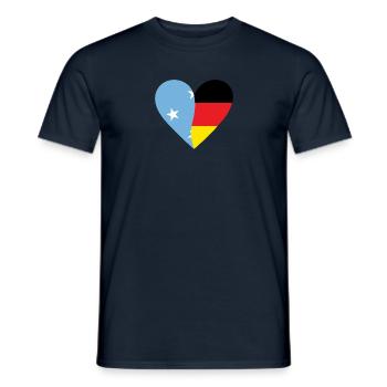 Micronesia Germany Heart - Männer T-Shirt - Navy - Vorne - AI Model Male 178 light (178cm)