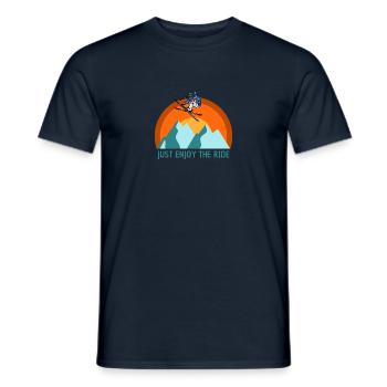 JUST ENJOY THE RIDE, Skifahren - Männer T-Shirt - Navy - Vorne - AI Model Male 178 light (178cm)
