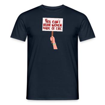 Vous ne pouvez pas brûler les femmes faites de feu - T-shirt homme - marine - Devant - AI Model Male 178 light (178cm)