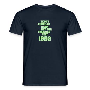 Ehe Ehefrau Frau Freundin Jahr1992 - Männer T-Shirt - Navy - Vorne - AI Model Male 178 light (178cm)