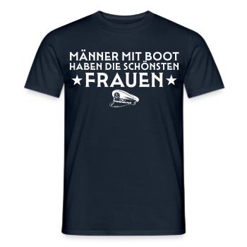 Les hommes avec un bateau ont les plus belles femmes - T-shirt homme - marine - Devant - AI Model Male 178 light (178cm)
