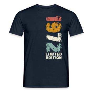 Né en 1972 Cadeau d’anniversaire - T-shirt homme - marine - Devant - AI Model Male 178 light (178cm)