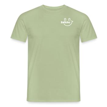 Journée du sourire - T-shirt homme - vert sauge - Devant - AI Model Male 178 light (178cm)