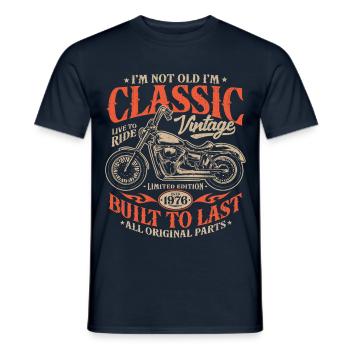 Millésime 1976 Born Moto Cadeau d’anniversaire - T-shirt homme - marine - Devant - AI Model Male 178 light (178cm)