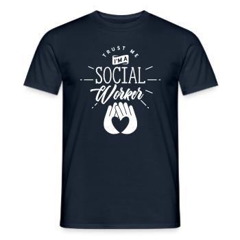 Vertrau Mir Ich Bin Ein Sozialarbeiter Soziale - Männer T-Shirt - Navy - Vorne - AI Model Male 178 light (178cm)